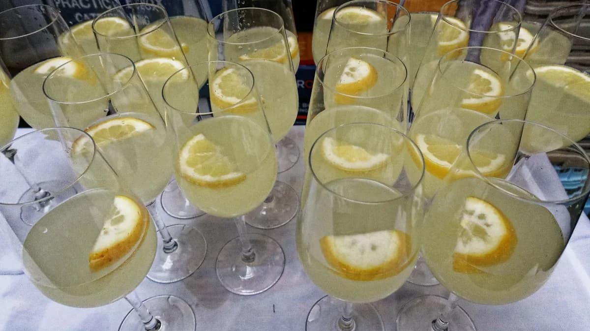 Limoncello Spritz